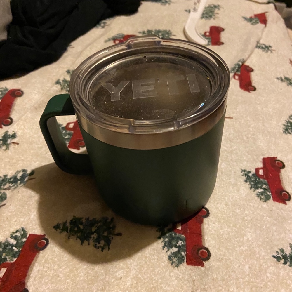 Green Yeti coffee cup
